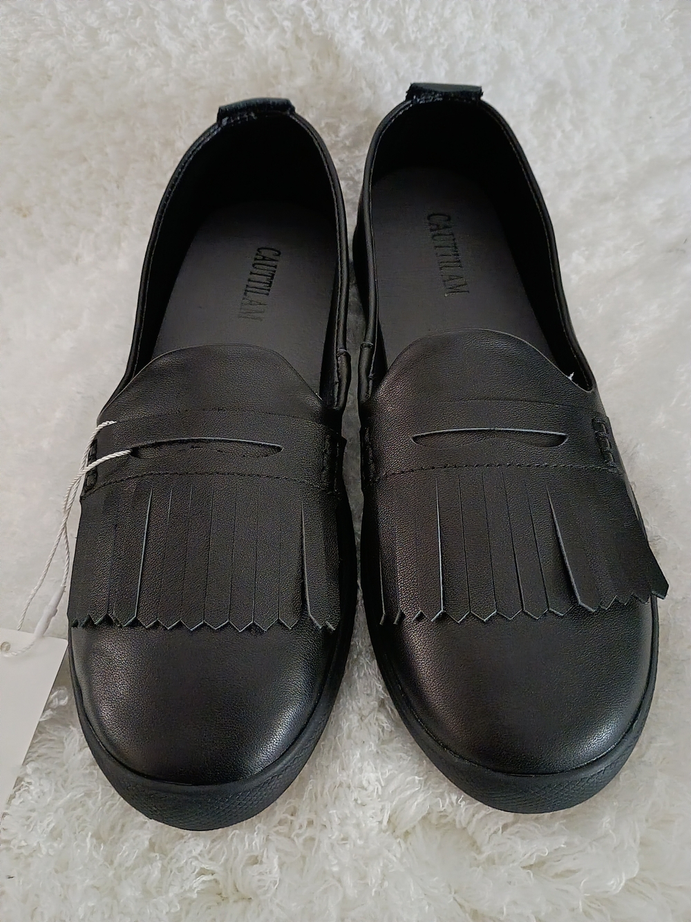 Women’s Genuine Leather Black Fringe Loafers Size 8 NWT
